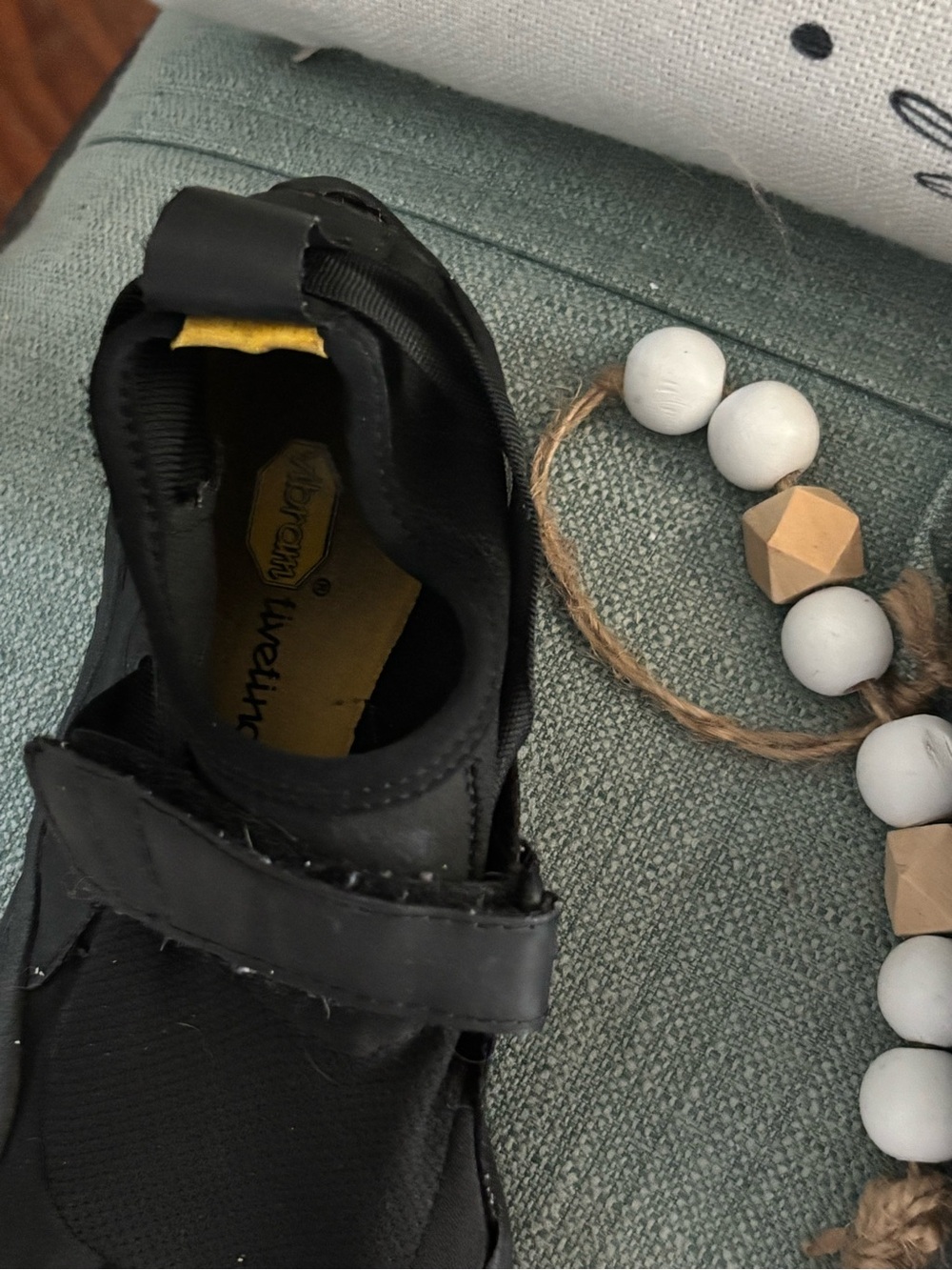 Vibram Black FiveFingers 42  Toe-Designed Athletic Shoes woman’s Sz 10 - Picture 2 of 5